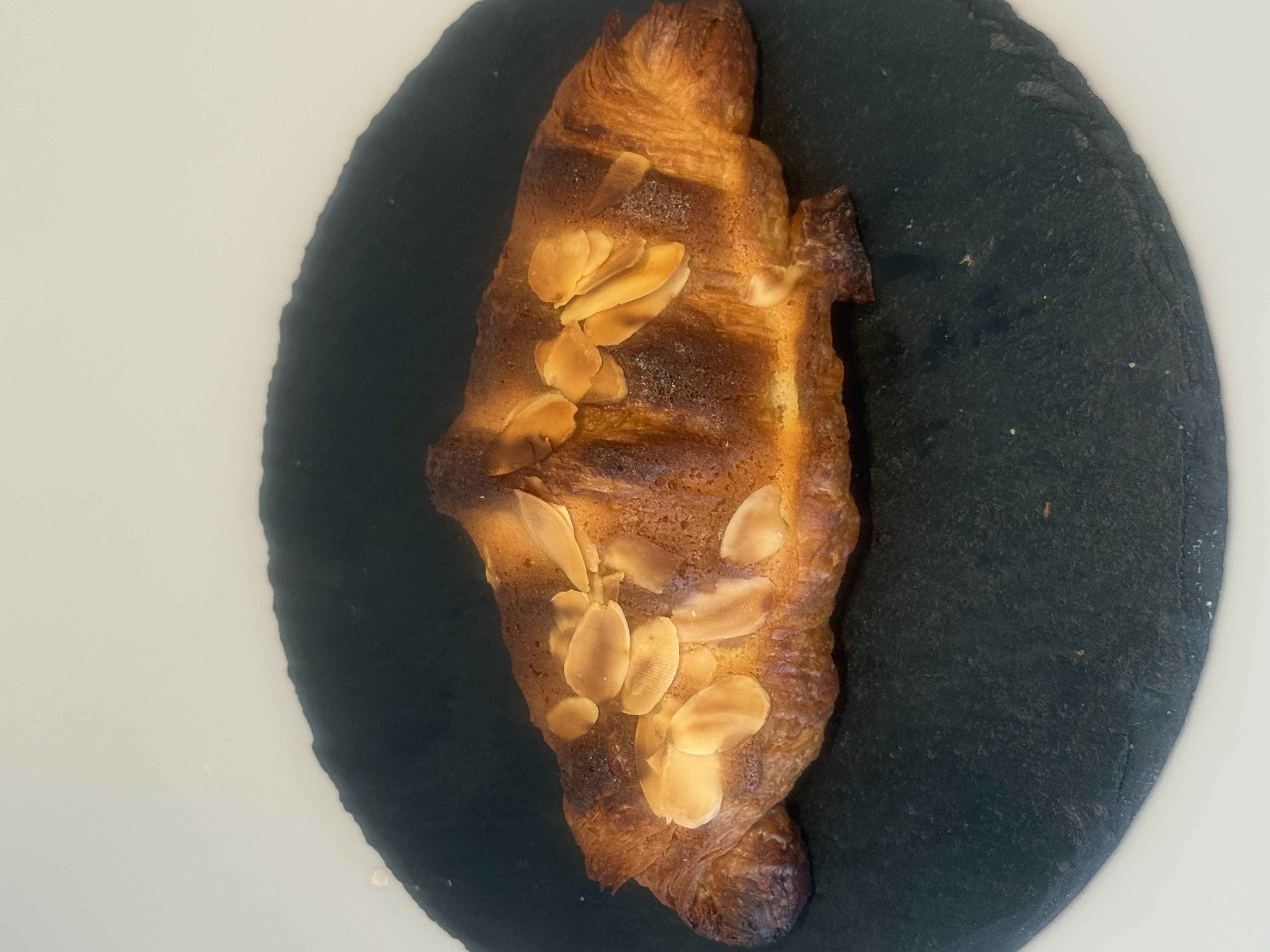 ダマンドクロワッサン